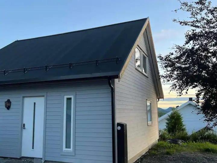 Lekkert Gjestehus Med Gratis Parkering Pa Stedet. Levanger Buitenkant foto